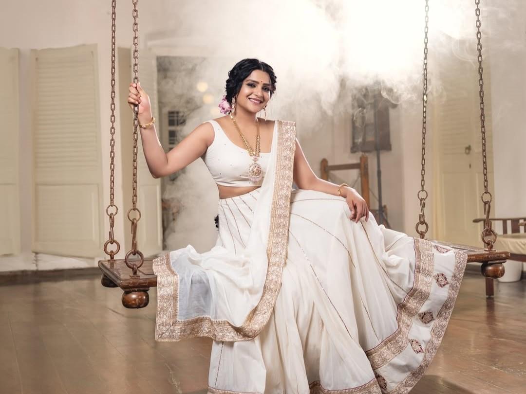 Meet Divya Pillai AKA Annie Benjamin In Mammootty's 'Bazooka ...